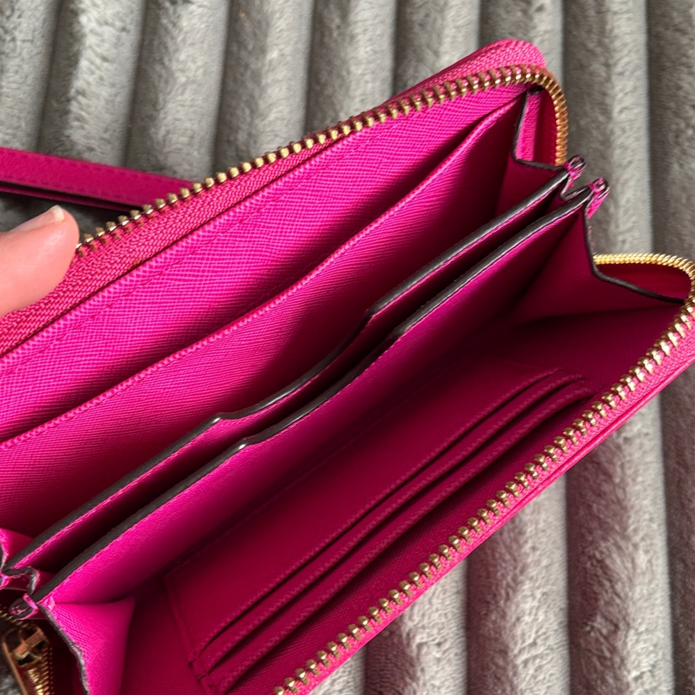Michael Kors Fuchsia Tote and Wallet Set - Picture 4 of 14